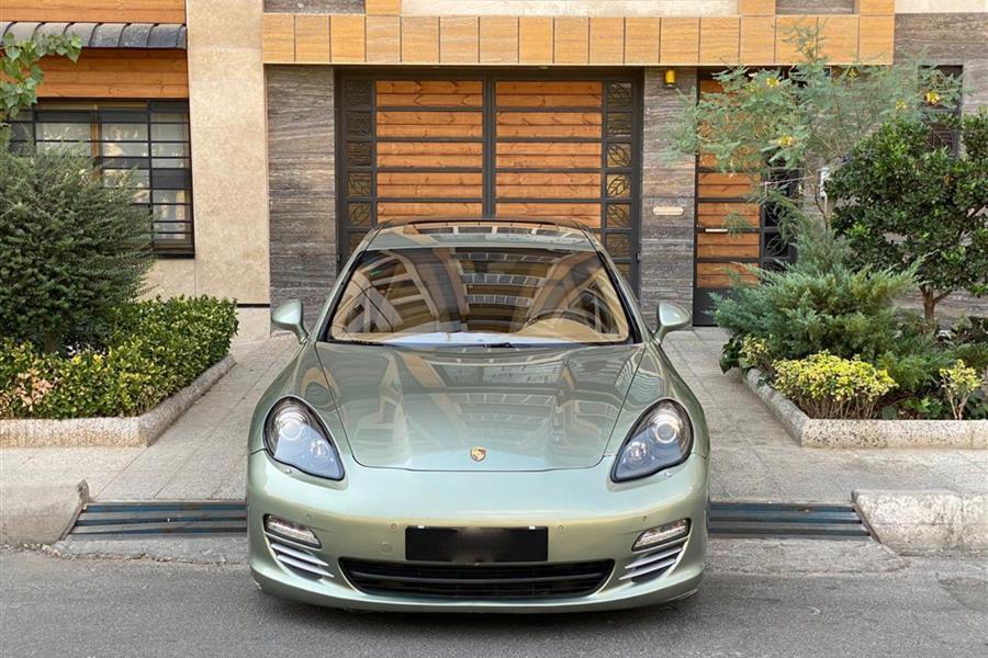 پورشه پانامرا 2010